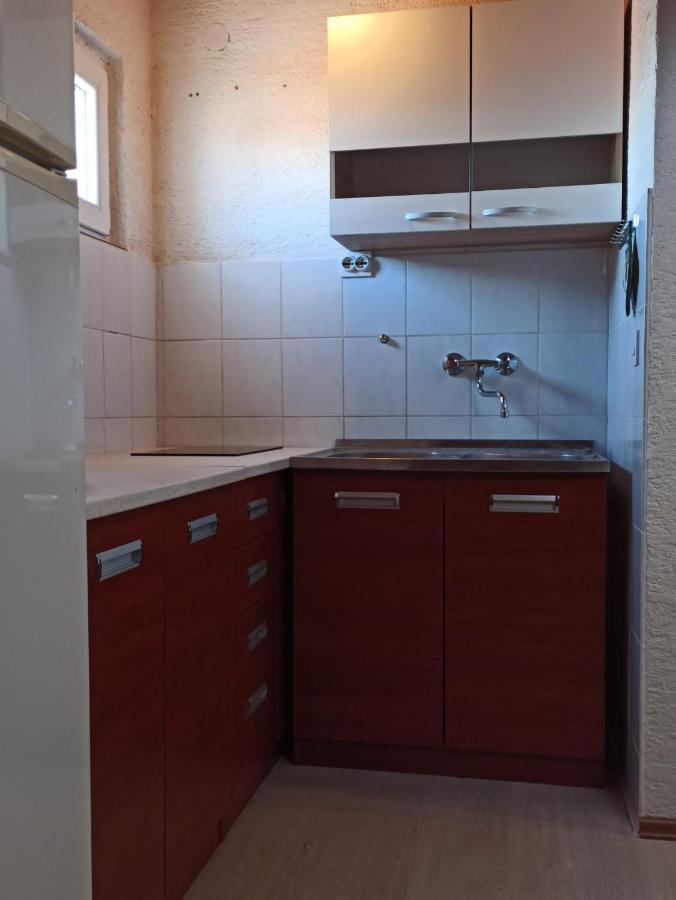 Apartments Hella Vir Εξωτερικό φωτογραφία