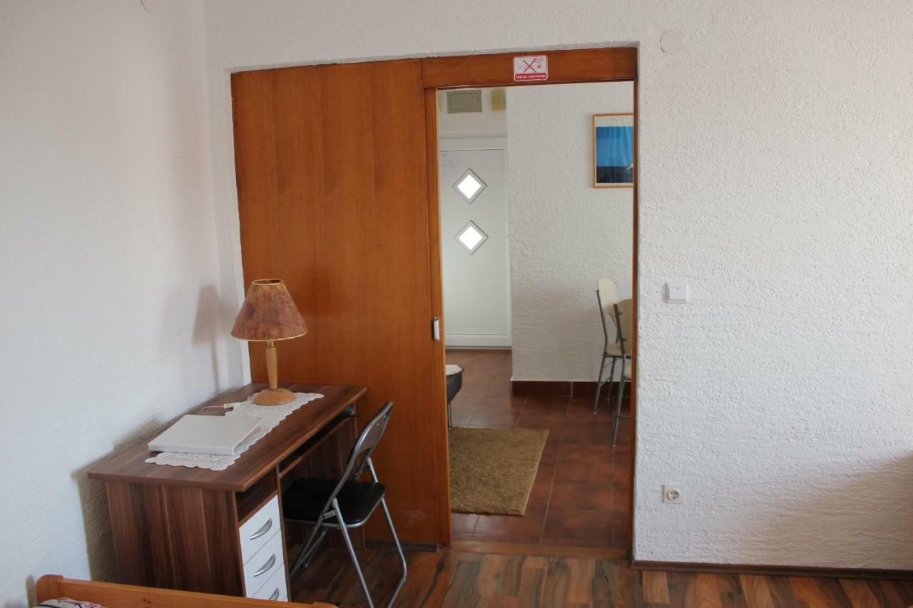 Apartments Hella Vir Εξωτερικό φωτογραφία