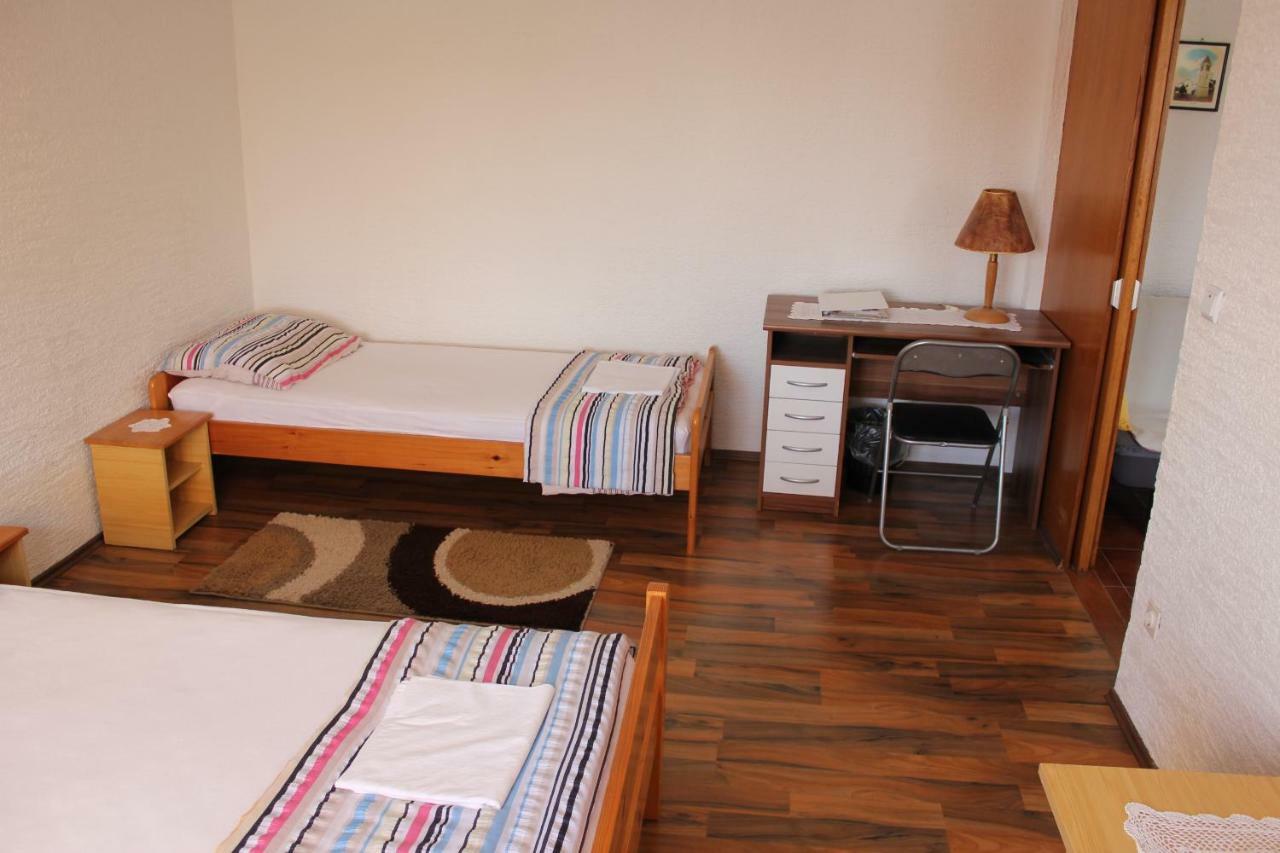 Apartments Hella Vir Εξωτερικό φωτογραφία