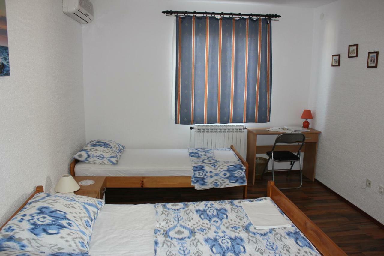 Apartments Hella Vir Εξωτερικό φωτογραφία