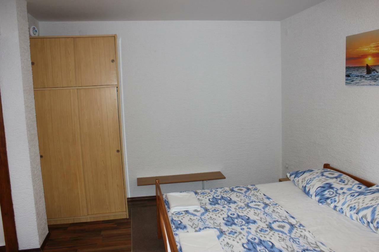 Apartments Hella Vir Εξωτερικό φωτογραφία