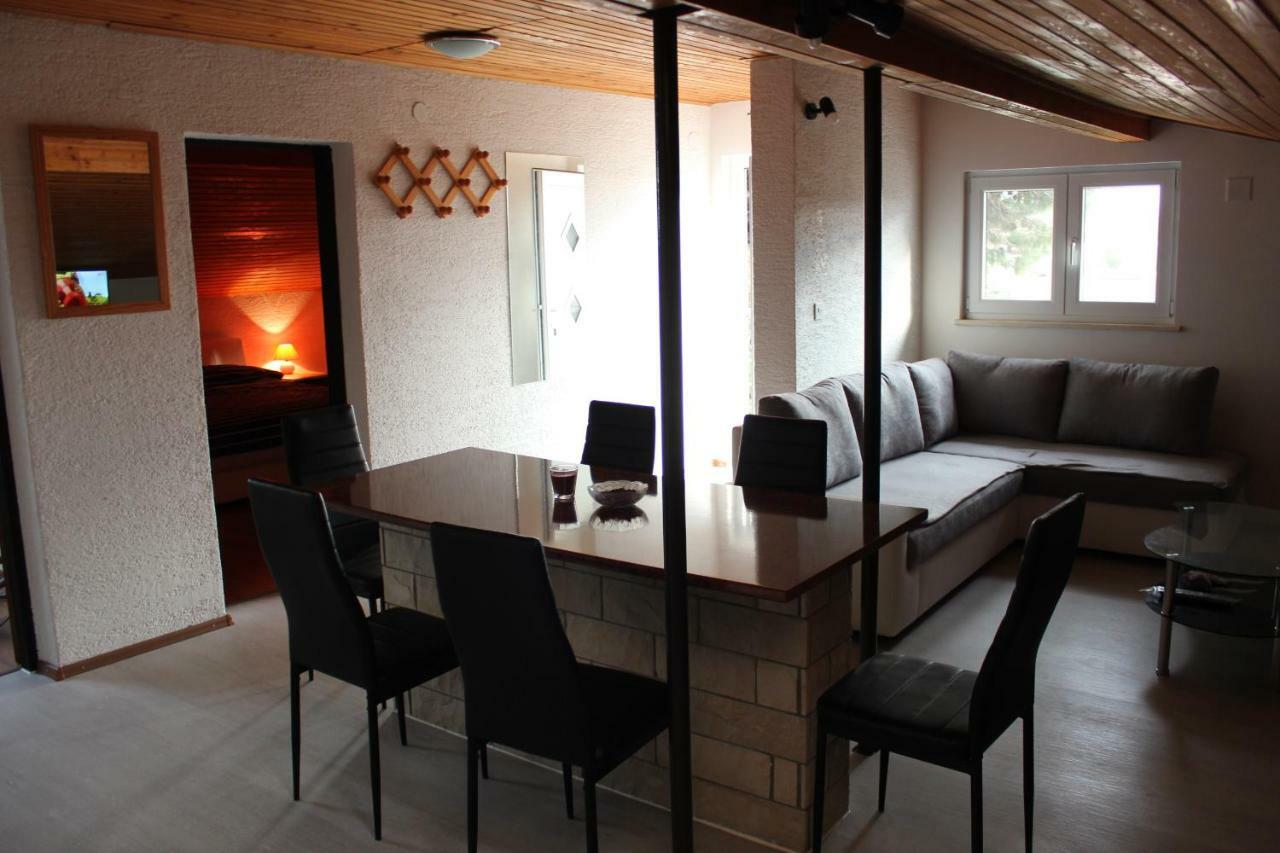 Apartments Hella Vir Εξωτερικό φωτογραφία