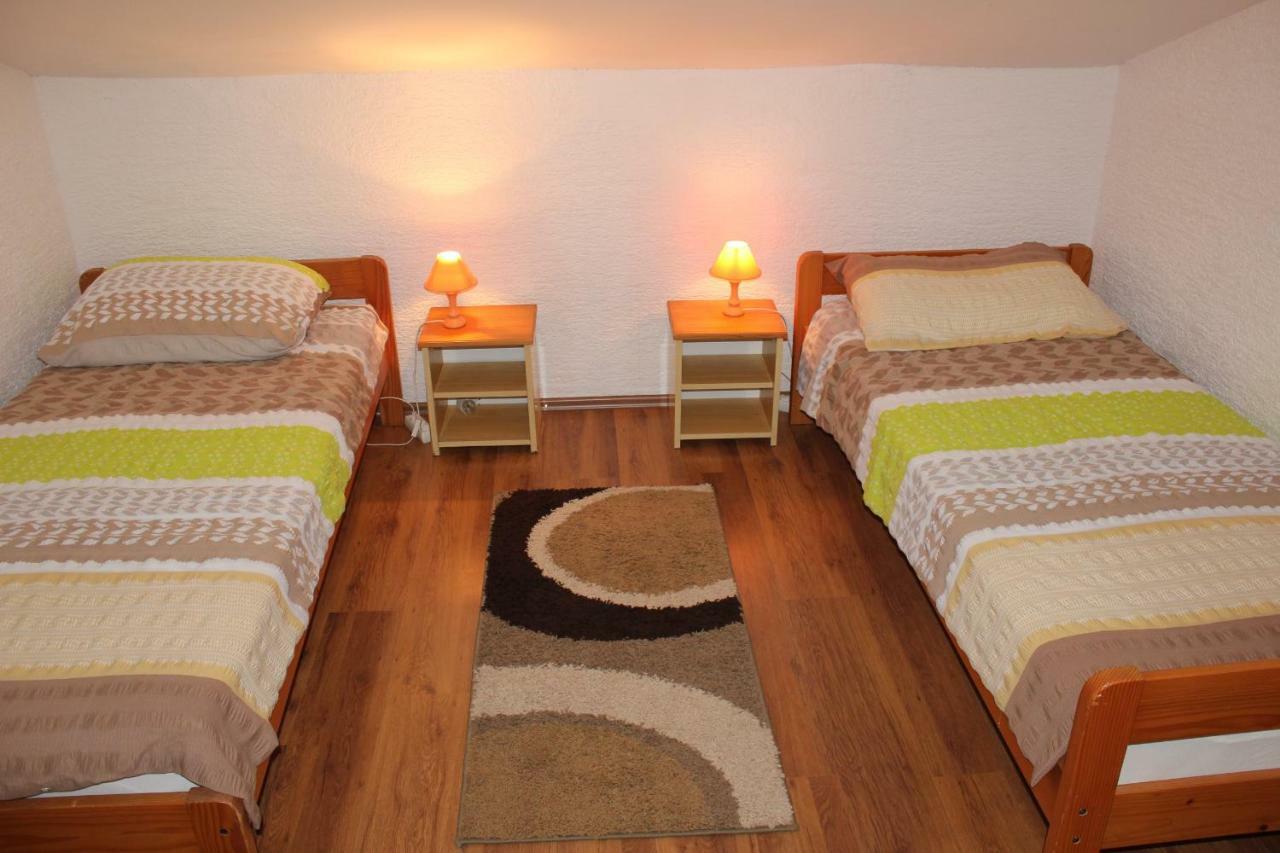 Apartments Hella Vir Εξωτερικό φωτογραφία